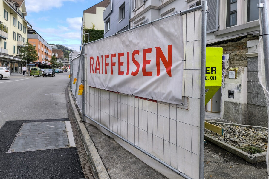 Erste Abbrucharbeiten